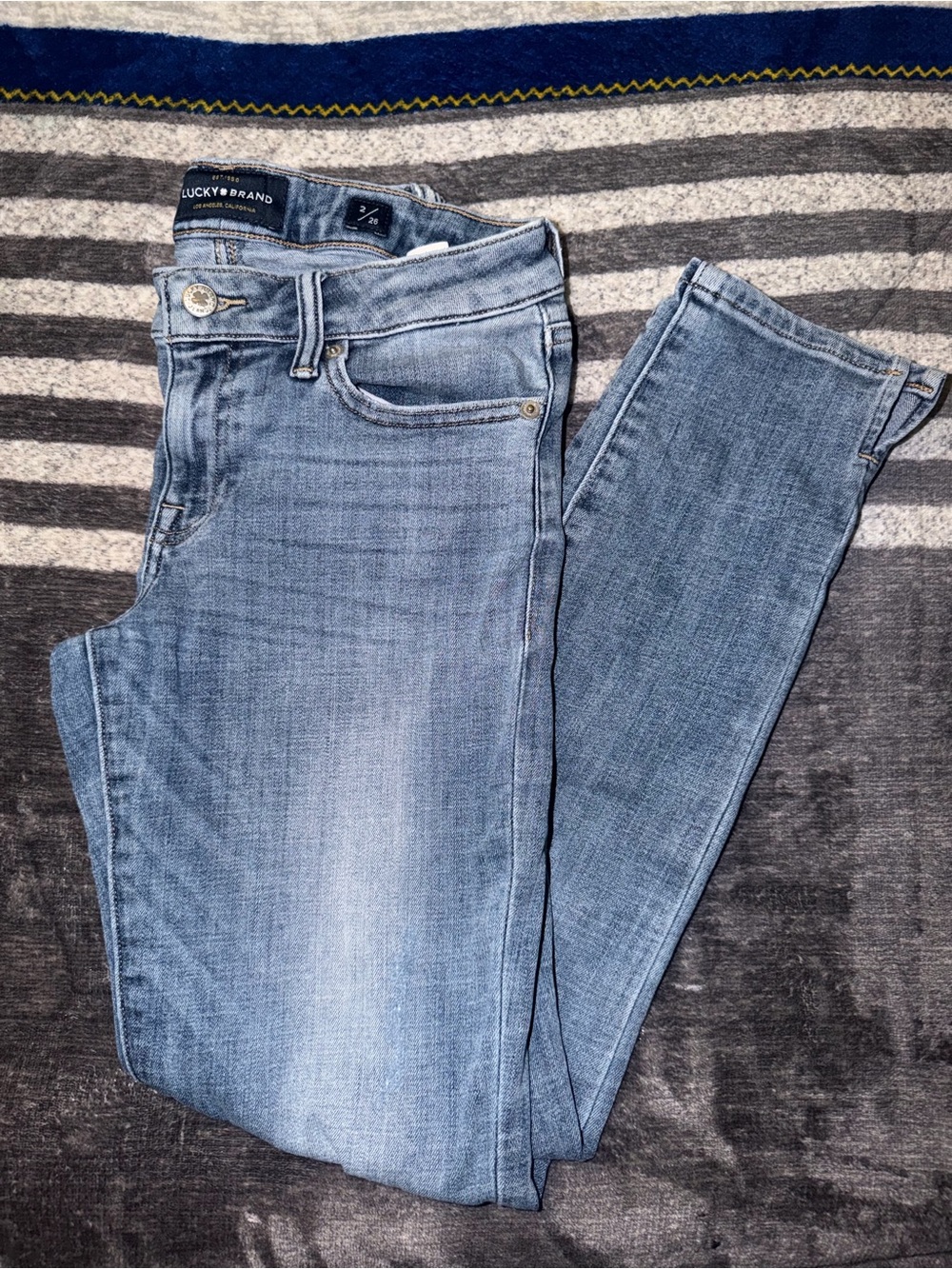 Lucky Brand Women's Faded Light Blue Skinny Jeans